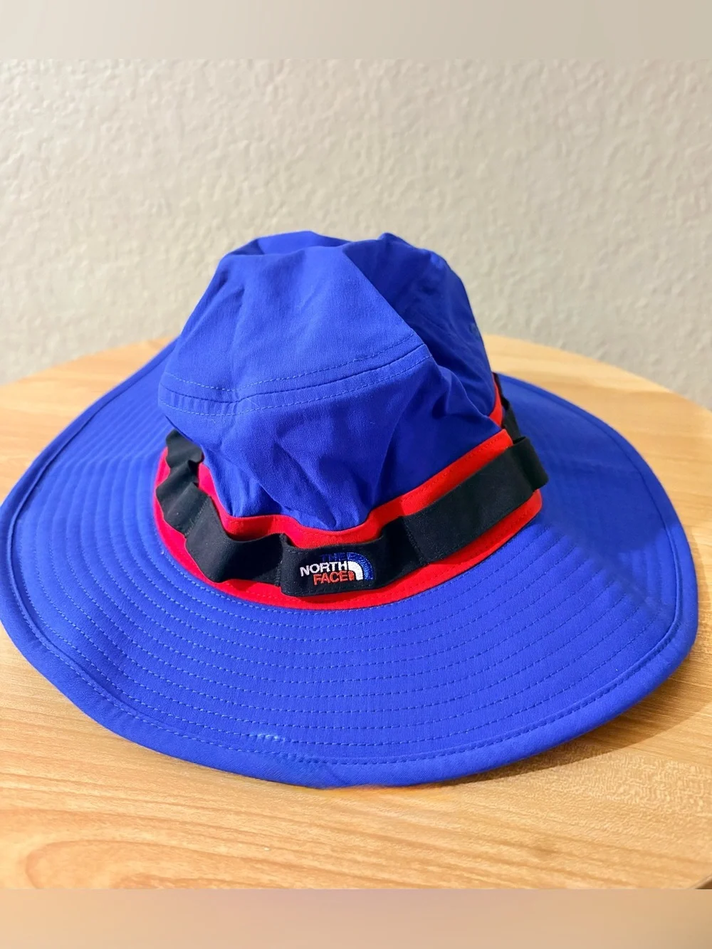 The North Face TNF Class V Brimme Bucket Hat Cap UPF 40+ Size L/XL Blue Red NWT